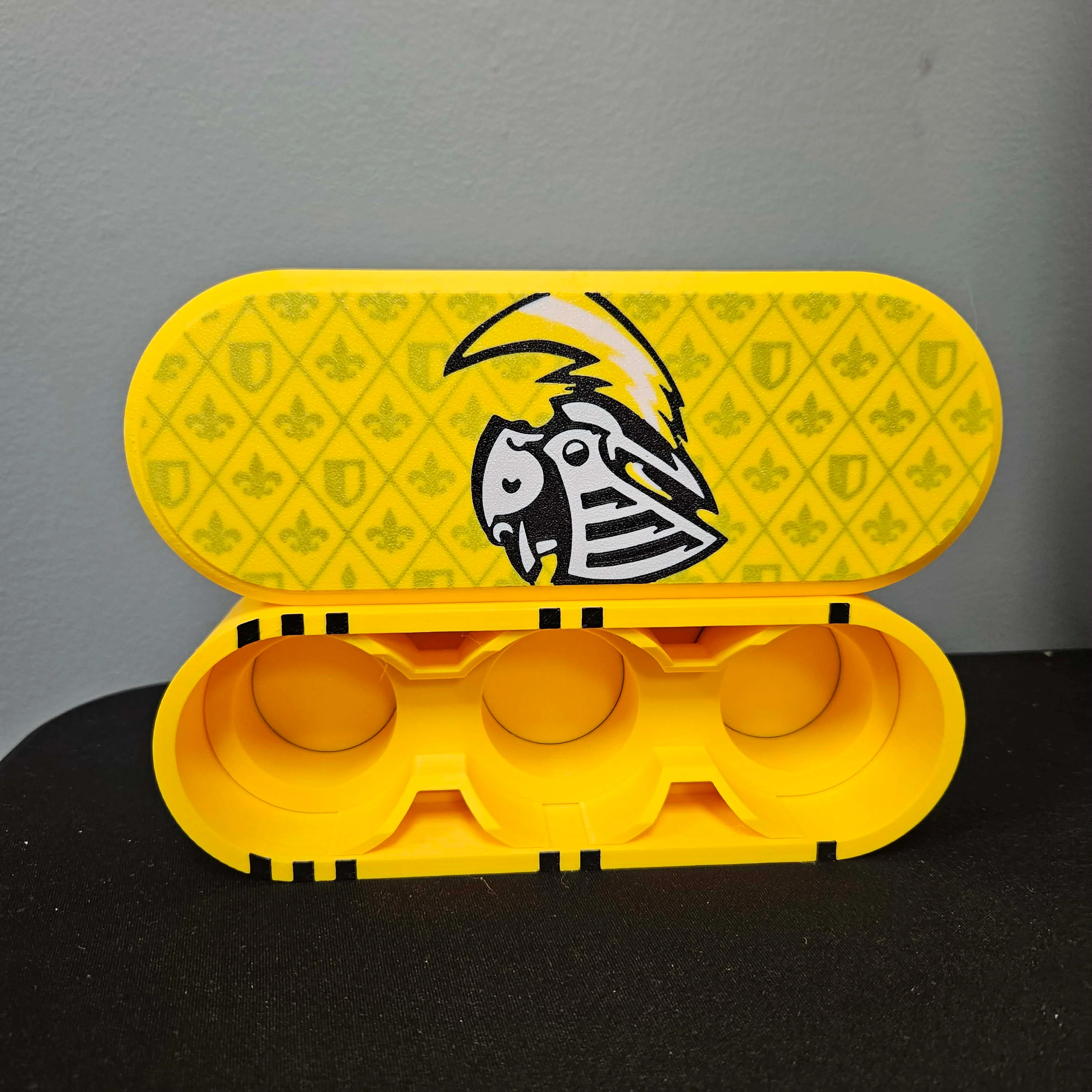 🌀 BEYBLADE X, DECK CASE, Helm Knight (rounded)  – Awesome Essentials